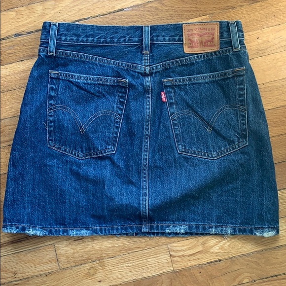 Levi’s denim skirt - Picture 2 of 3